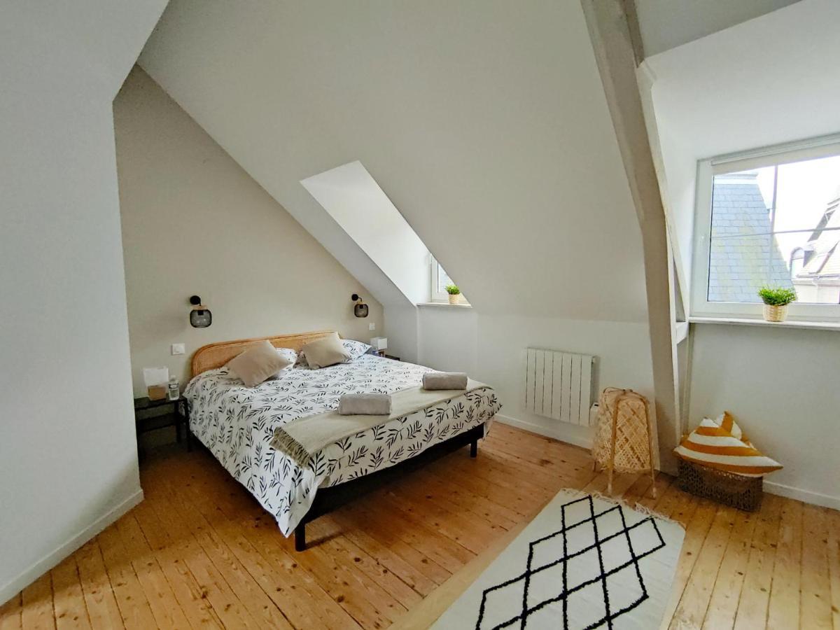 My Duplex House Trouville Rum bild