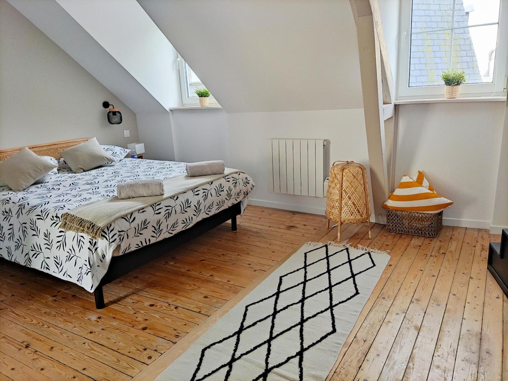 My Duplex House Trouville Rum bild